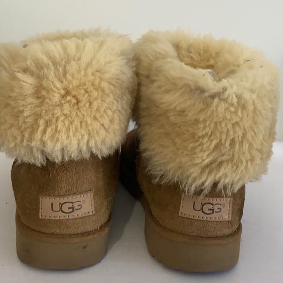 Ugg boots - Classic Cuff Short Boots - Sold - Picture 4 of 14